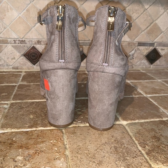 BCBGeneration 9M /39 suede upper leather sole - Picture 5 of 7